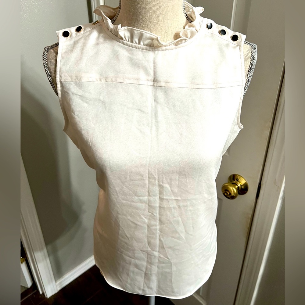 Gorgeous Crème LOFT Sleeveless Blouse!